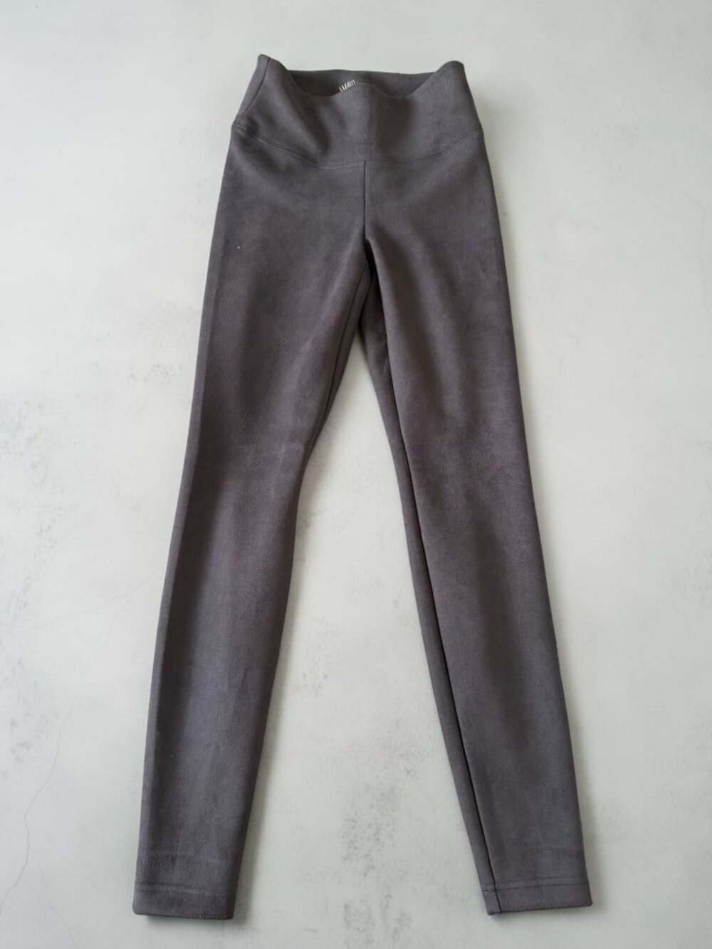 WHITE HOUSE BLACK MARKET WHBM Faux Suede Gray Runway Leggings Size 2